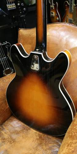 Hagstrom Viking Sunburst de 1966