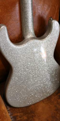 Basse Type Mosrite série "Discoramones" Silver Sparkle Phillipe Dubreuille de 2020