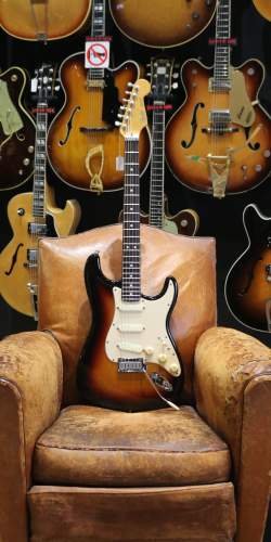 Fender Deluxe Stratocaster Plus Sunburst de 1988.