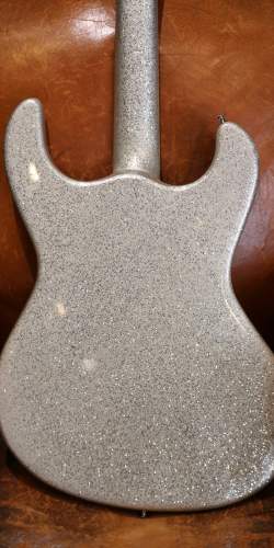 Basse Type Mosrite série "Discoramones" Silver Sparkle Phillipe Dubreuille de 2020