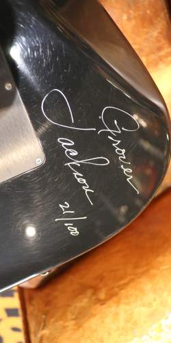 Jackson San Dimas Custom Shop Bolt On Black de 1986, signée par Grover Jackson lui-même !