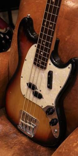Fender Mustang Bass Sunburst de 1972