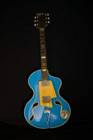 Wandre Davoli BB Volcano hand painting