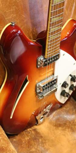 Rickenbacker 330 Fireglo de 1991