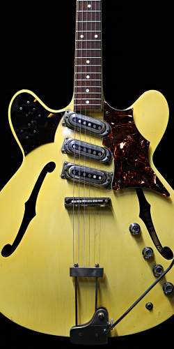 Framus Fret Jet Blanche de 1964