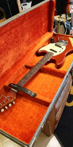 Fender Mustang Red Competition Matching Headstock de 1969