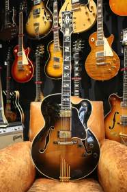 Gibson Super V CES Tobacco Sunburst de 1979 !