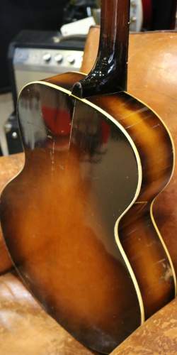 Gibson L-50 Sunburst de 1936 avec micro Stimer