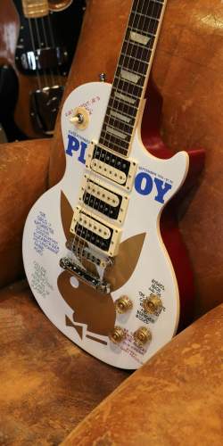 Gibson Les Paul Traditionnal 3 Pickup 2000's Custom Finish (Playboy 1976)