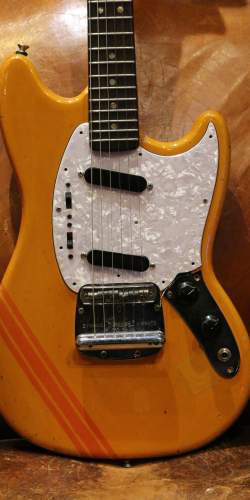 Fender Mustang Orange Competition Matching Headstock de 1969