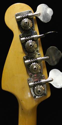 Fender Musicmaster Bass Fiesta Red de 1978