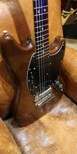 Fender Mustang Mocha Brown (Walnut) de 1977