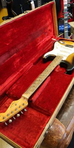 Fender Stratocaster Sunburst de 1954