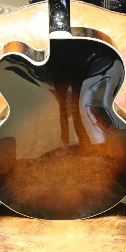 Epiphone Emperor Antique Sunburst de 1984