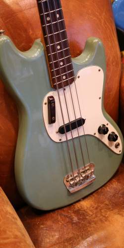 Fender Musicmaster Bass Daphne Blue de 1974