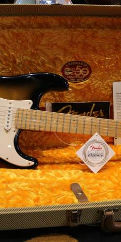 Fender 50th Anniversary American Deluxe Stratocaster Sunburst de 2004