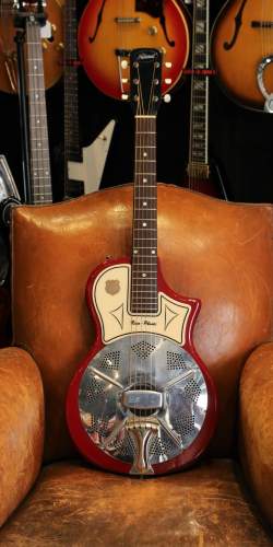 National Reso Phonic Red de 1958