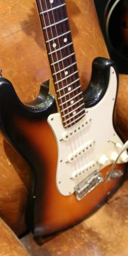 Fender Stratocaster American Standard Sunburst de 1999
