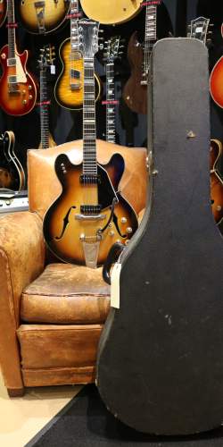 Favino type ES-335 (ES-330) Sunburst des années 1960