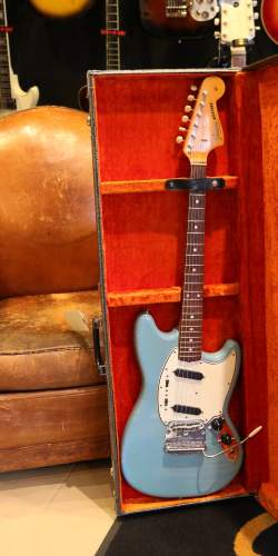 Fender Mustang Daphne Blue Série L de 1965