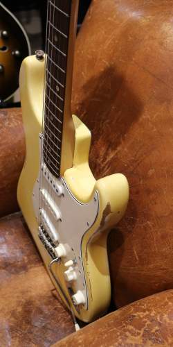 Fender Stratocaster (4 bolts) Olympic White de 1971