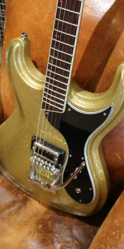 Guitare Type Mosrite série "Discoramones" Gold Sparkle Phillipe Dubreuille de 2020