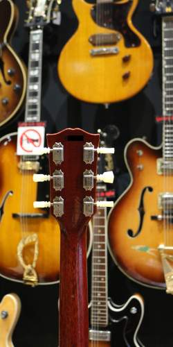 Gibson 64’ SG Standard  Custom Shop Murphy Lab With Maestro Vibrola Cherry Red Aged de 2022