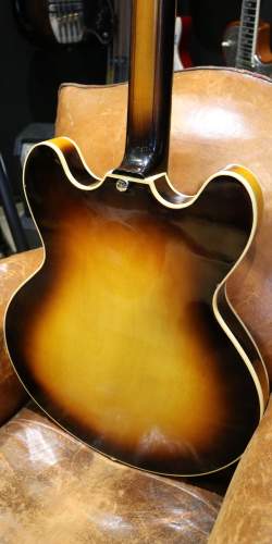 Favino Type ES335 Sunburst des 1960's