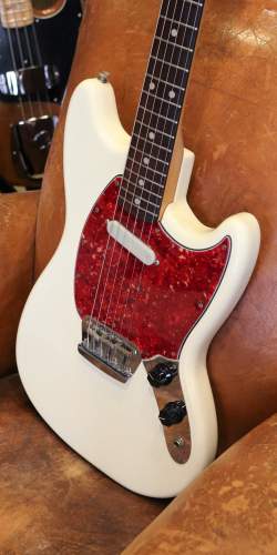 Fender Musicmaster II Olympic White de 1965