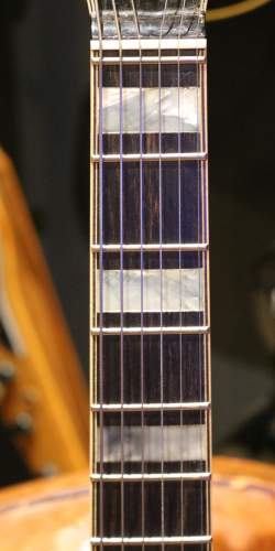 Favino type ES-335 (ES-330) Sunburst des années 1960