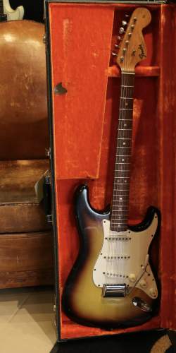 Fender Stratocaster Sunburst de 1966