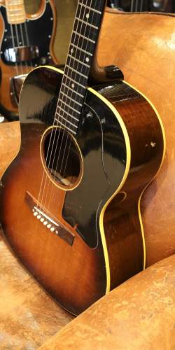 Gibson LG-1 Sunburst de 1960
