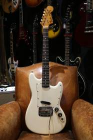 Fender Bronco White (refinish) de 1974