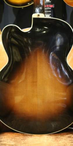 Gibson Super V CES Tobacco Sunburst de 1979 !