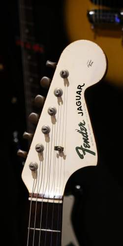 Fender Jaguar Série L Olympic White Matching Headstock de 1965