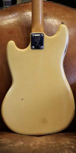 Fender Musicmaster Bass Olympic White de 1974