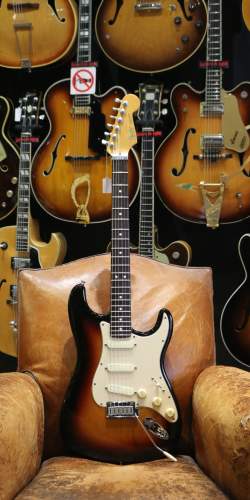 Fender Deluxe Stratocaster Plus Sunburst de 1988.