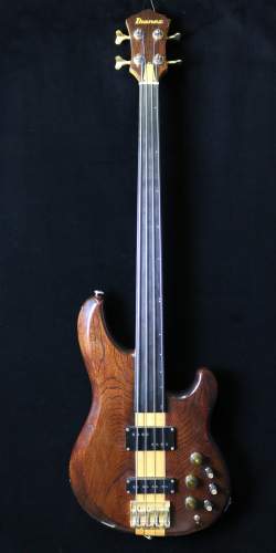Ibanez Musician Bass Fretless de 1983