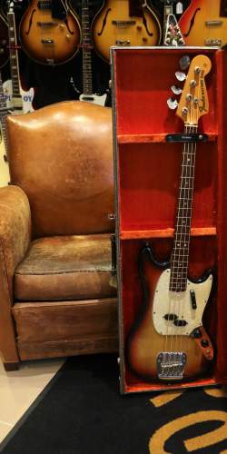 Fender Mustang Bass Sunburst de 1972