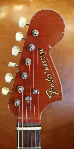 Fender Mustang Red Competition Matching Headstock de 1969