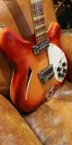 Rickenbacker 360 Fireglo de 1967