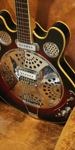 Dobro Mosrite D-100 "The Californian" Burgundy de 1967