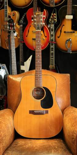 Gibson J-50 Deluxe de 1972