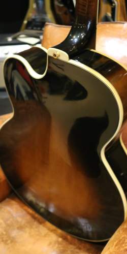 Gibson Super V CES Tobacco Sunburst de 1979 !