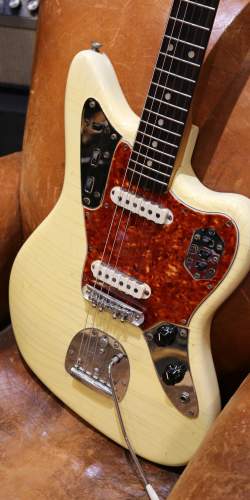 Fender Jaguar Série L Olympic White Matching Headstock de 1965